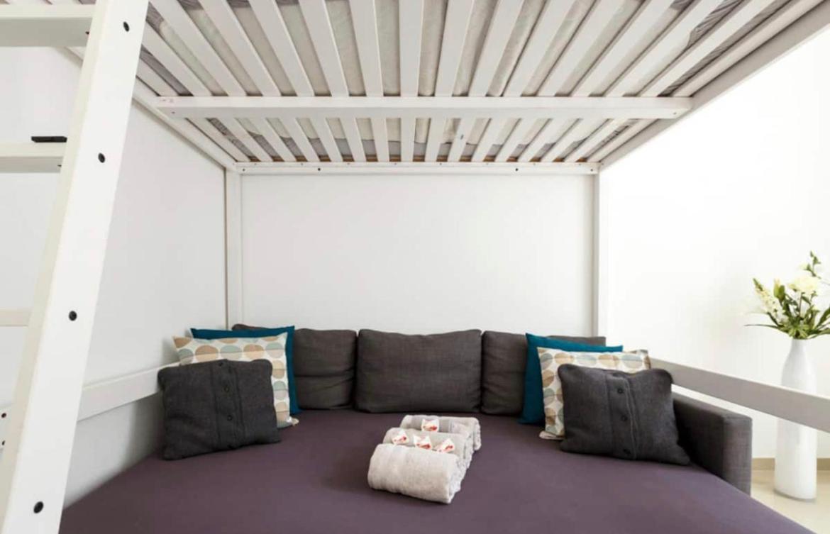 Center Apartment *
